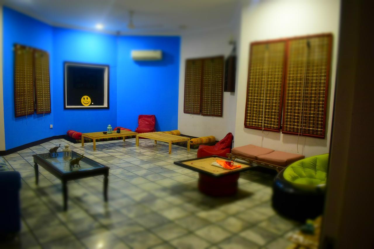 Roots Hostel Neu-Delhi Exterior foto